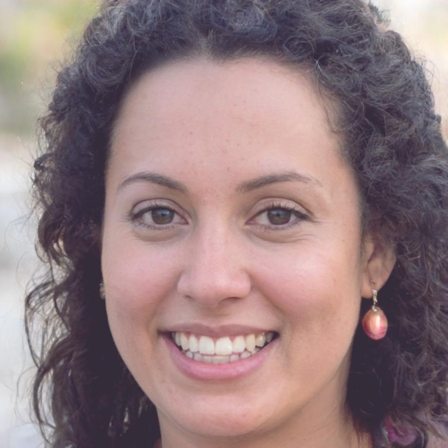 Esperta durante una sessione webinar di finanza personale